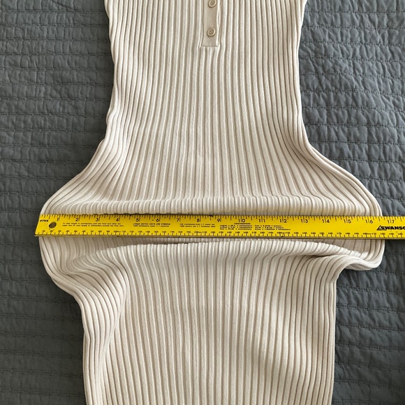 Bodycon Ribbed Knit Dress - Picture 4 of 5